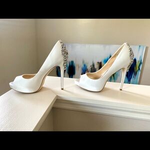 Badgley Mischka Kiara Open Toe Platform Pump